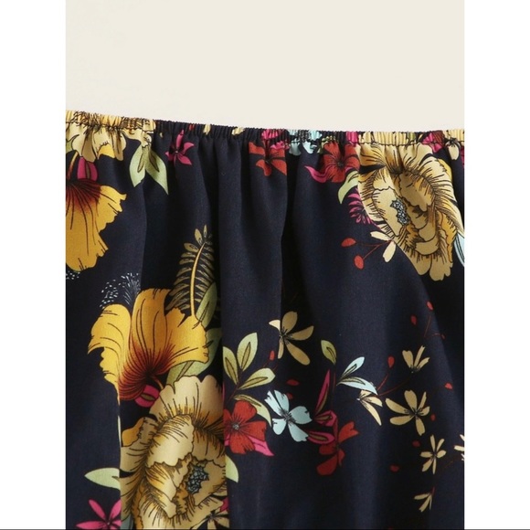 🚨SOLD🚨 OTS Floral Short Set - Picture 3 of 4